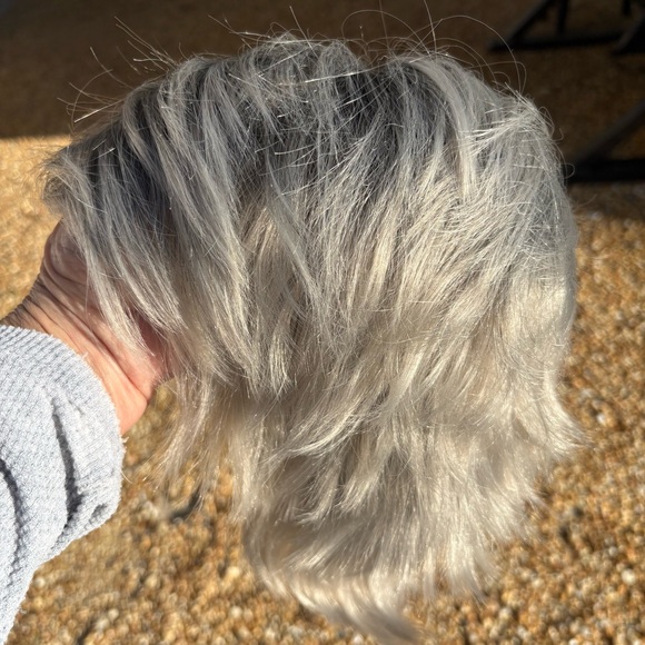 GRAY Pixie Wig! Light & Medium Grey! Basic Average size cap! Great condition! - Picture 9 of 11